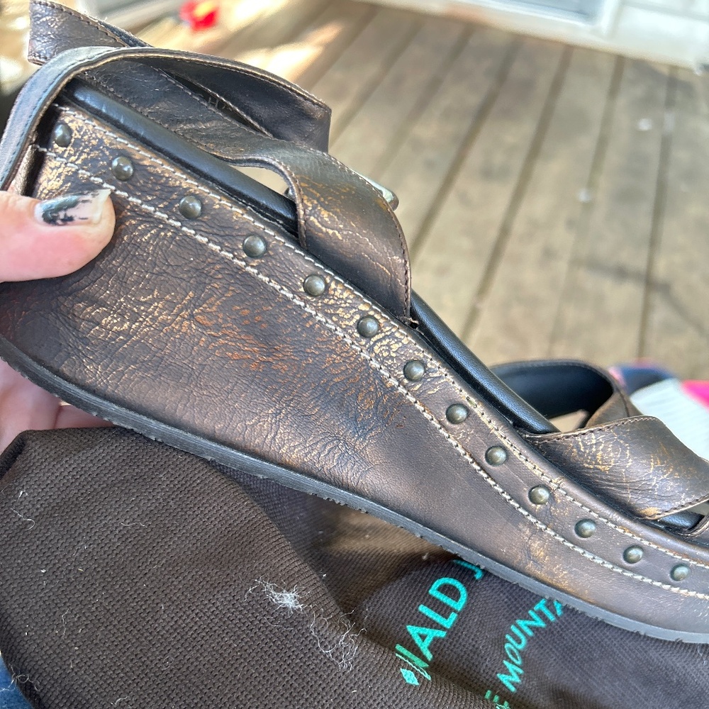 Donald J Pliner wedges